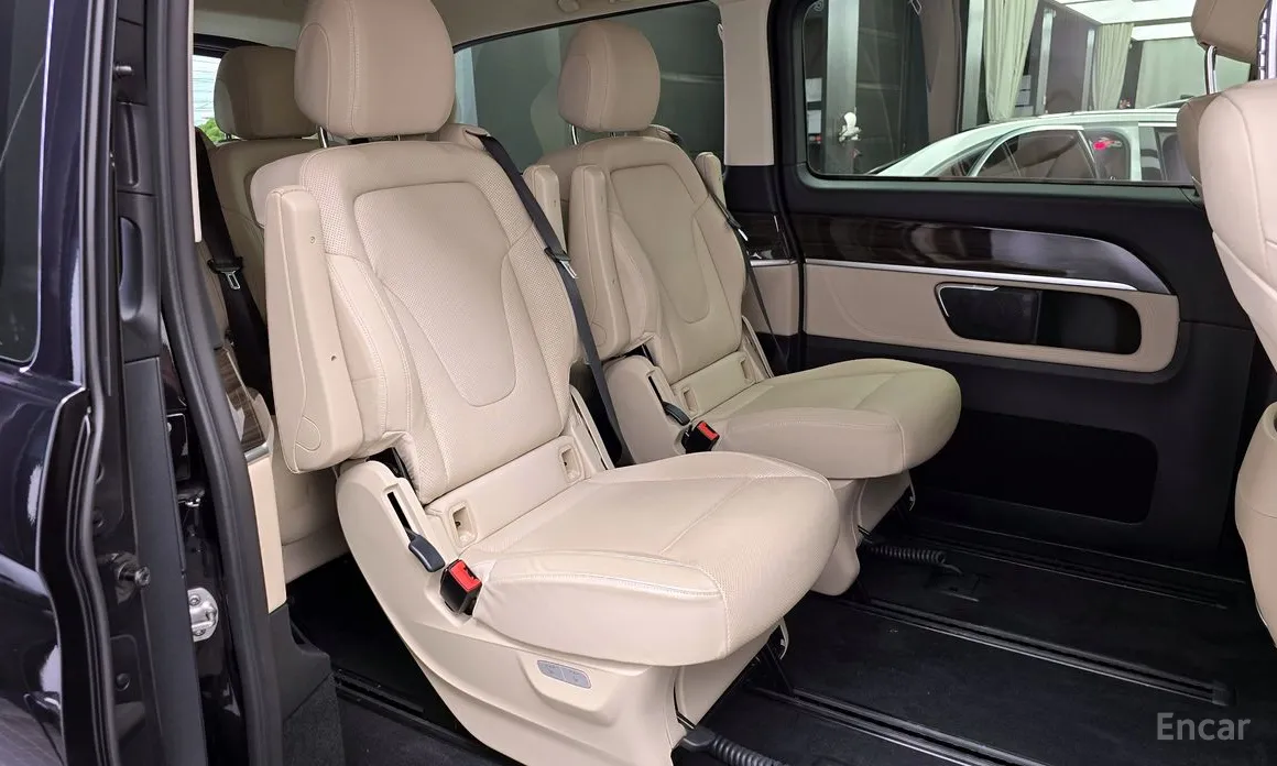 Фото 16 - Mercedes-Benz V-Class