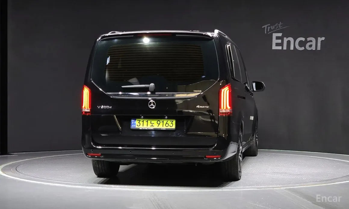 Фото 4 - Mercedes-Benz V-Class