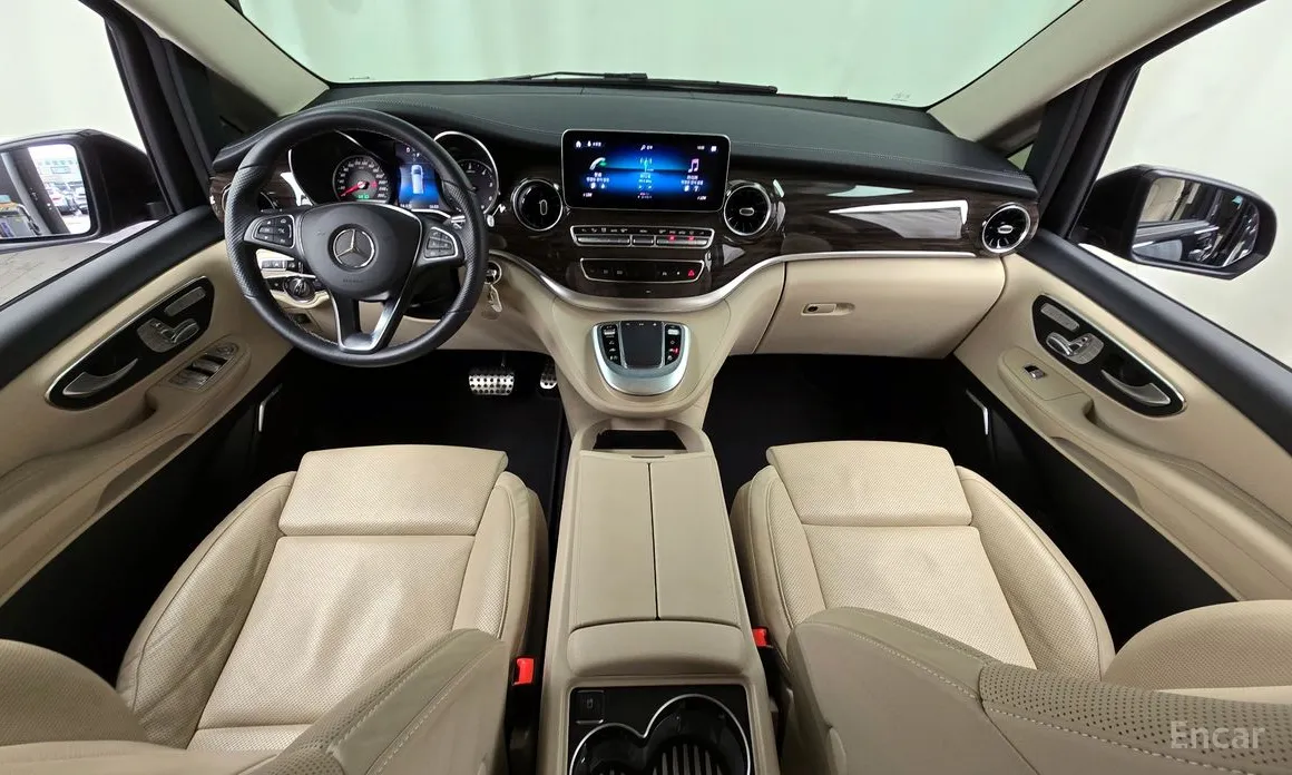 Фото 7 - Mercedes-Benz V-Class