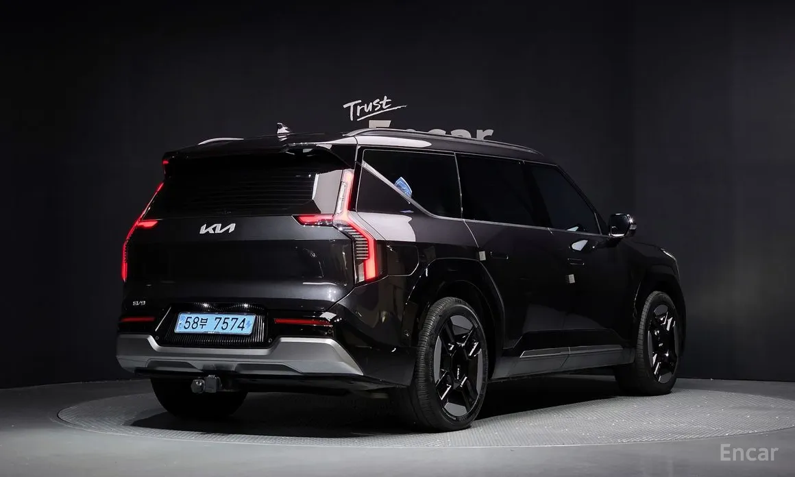 Фото 2 - Kia EV9