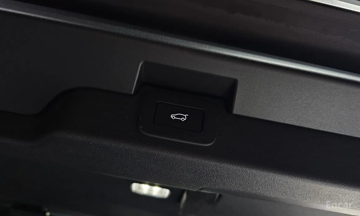 Фото 19 - Land Rover Discovery