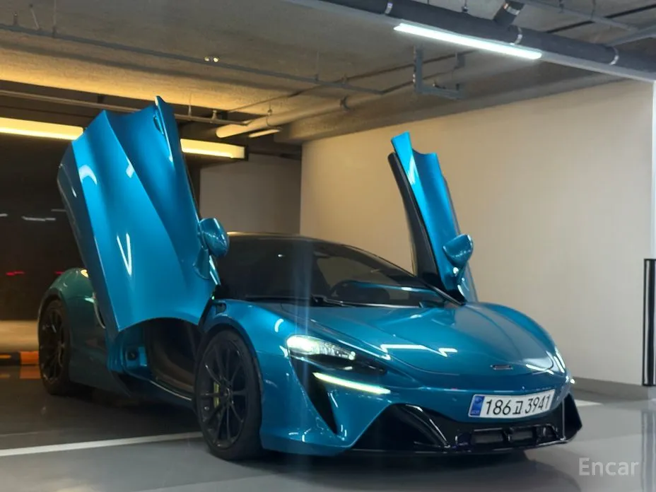 Фото 2 - McLaren Artura