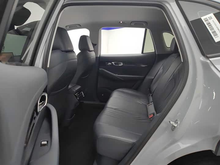 Фото 11 - Geely Galaxy E5