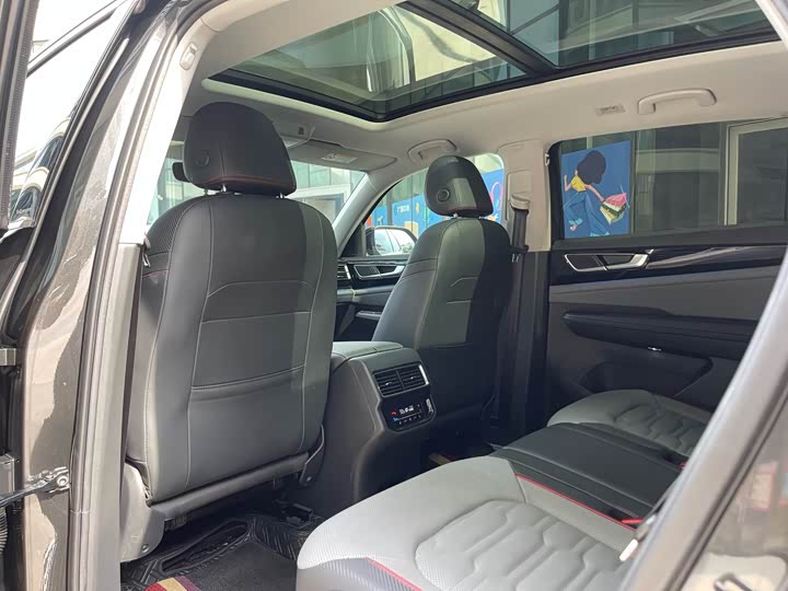 Фото 26 - Volkswagen Teramont X