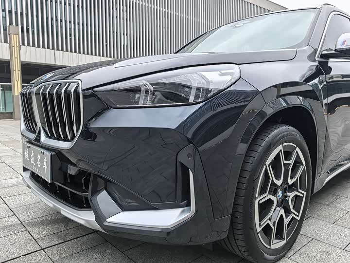 Фото 10 - BMW X1