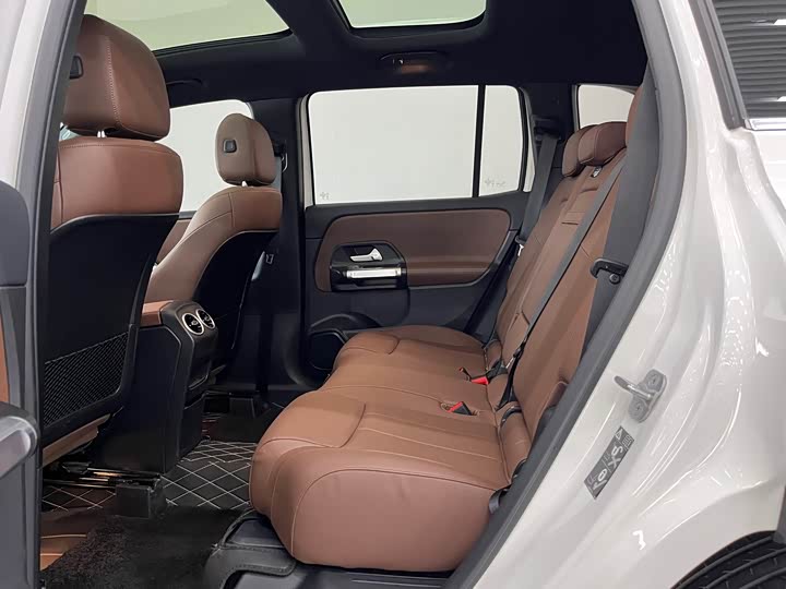 Фото 13 - Mercedes-Benz GLB-Class