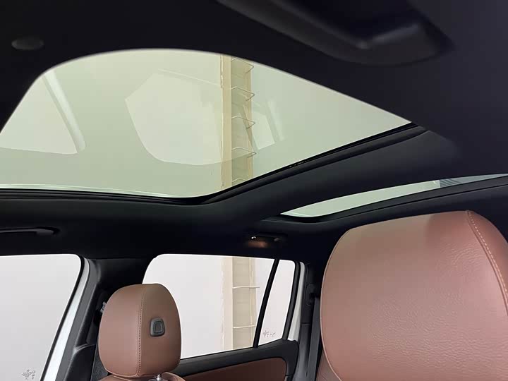 Фото 14 - Mercedes-Benz GLB-Class