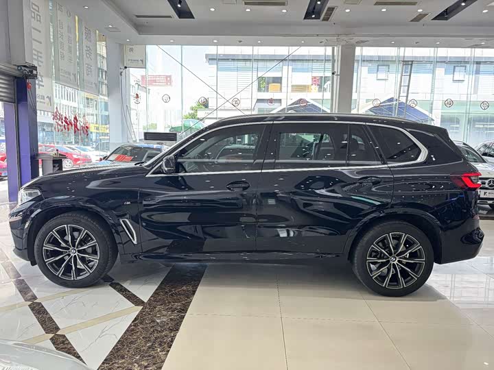 Фото 14 - BMW X5