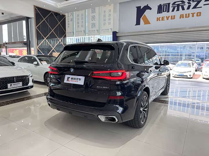 Фото 19 - BMW X5