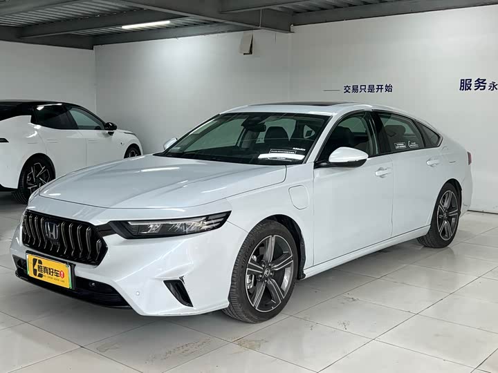 Фото 1 - Honda Inspire Hybrid