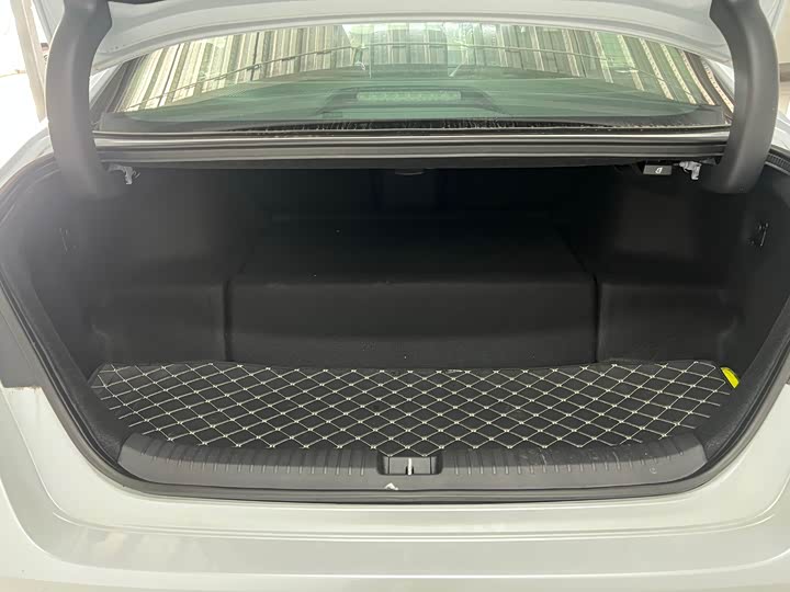 Фото 16 - Honda Inspire Hybrid