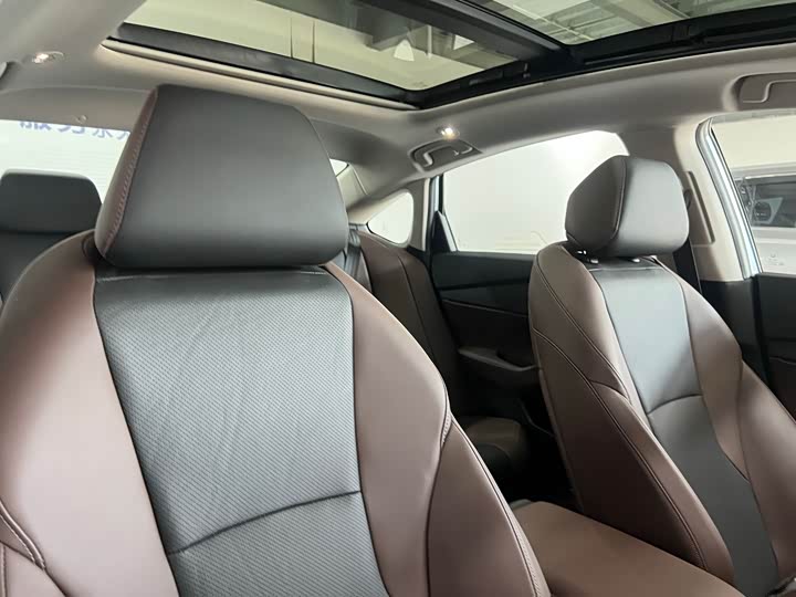 Фото 20 - Honda Inspire Hybrid