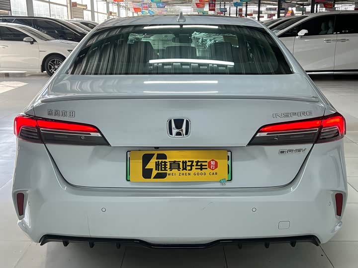 Фото 23 - Honda Inspire Hybrid