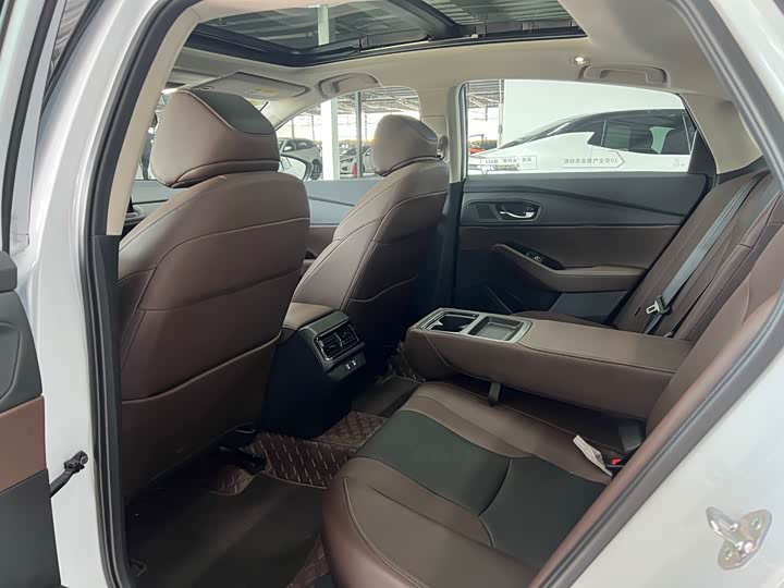 Фото 8 - Honda Inspire Hybrid