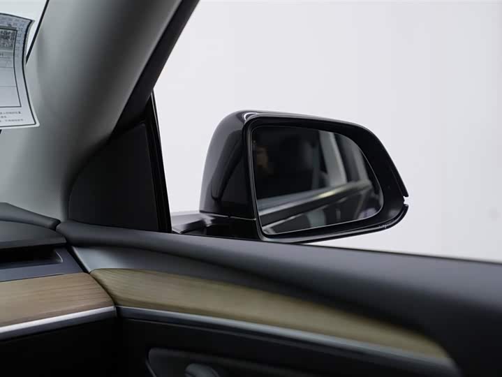 Фото 13 - Tesla Model Y