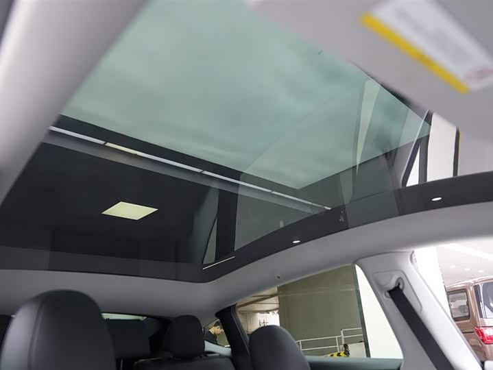 Фото 16 - Tesla Model Y