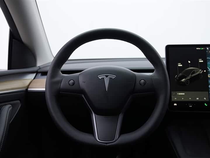 Фото 9 - Tesla Model Y