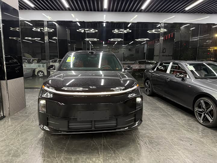 Фото 2 - LiXiang L6