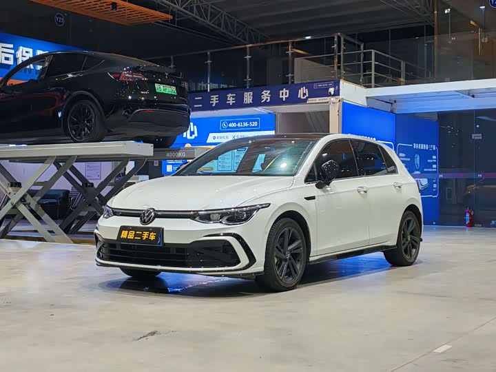 Фото 1 - Volkswagen Golf