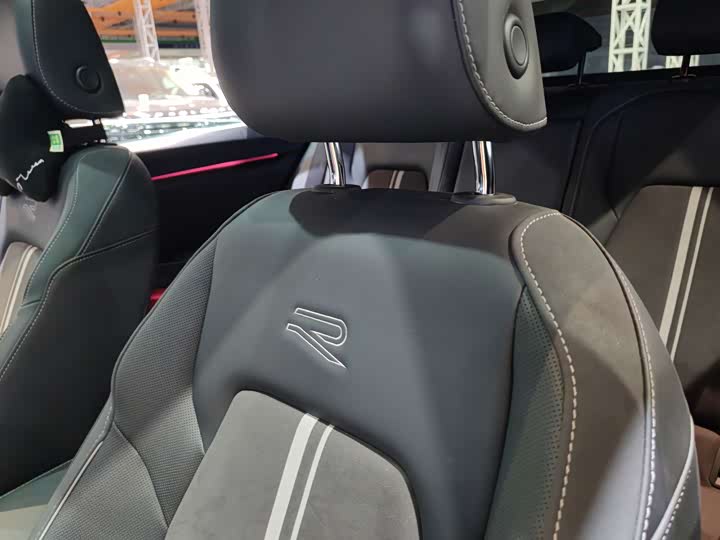 Фото 16 - Volkswagen Golf