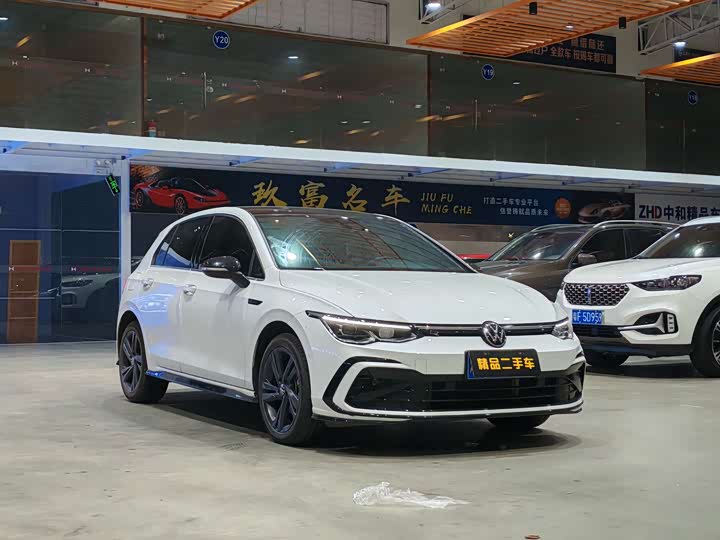 Фото 2 - Volkswagen Golf