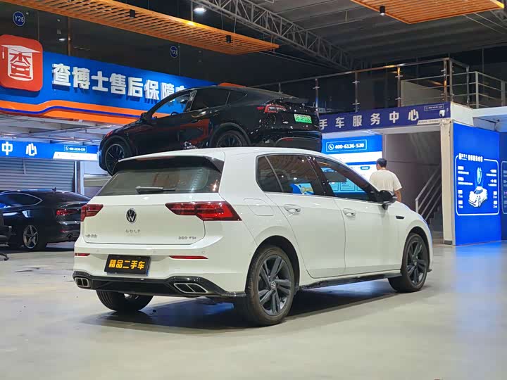 Фото 5 - Volkswagen Golf