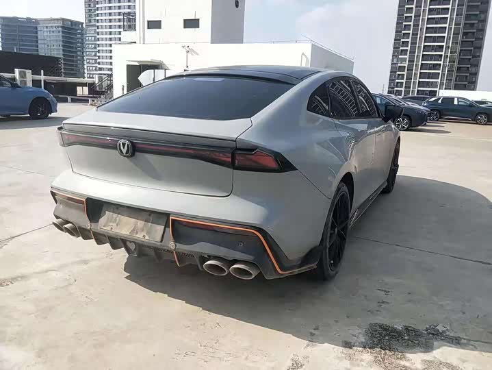 Фото 10 - Changan UNI-V