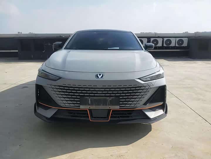 Фото 2 - Changan UNI-V