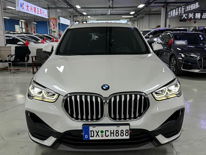 Фото 2 - BMW X1