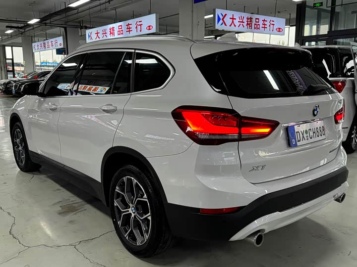 Фото 6 - BMW X1
