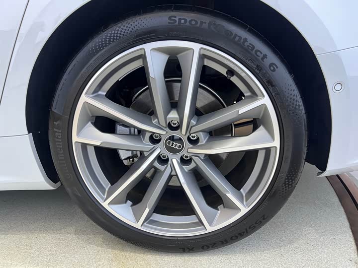 Фото 18 - Audi A7