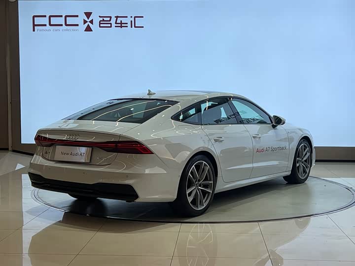 Фото 5 - Audi A7