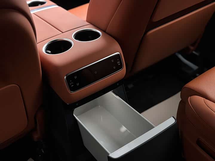 Фото 9 - LiXiang L9