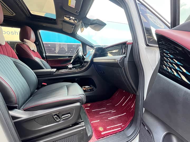 Фото 13 - GAC Trumpchi M8