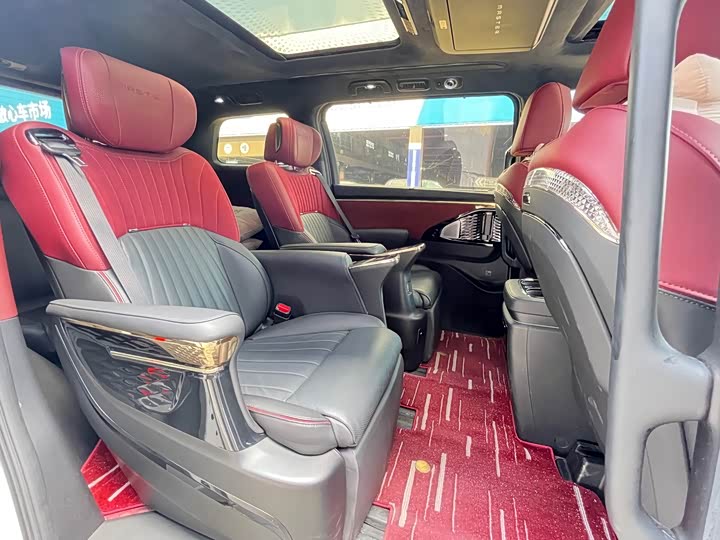 Фото 14 - GAC Trumpchi M8