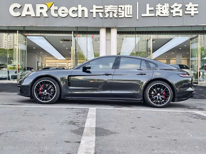 Фото 2 - Porsche Panamera