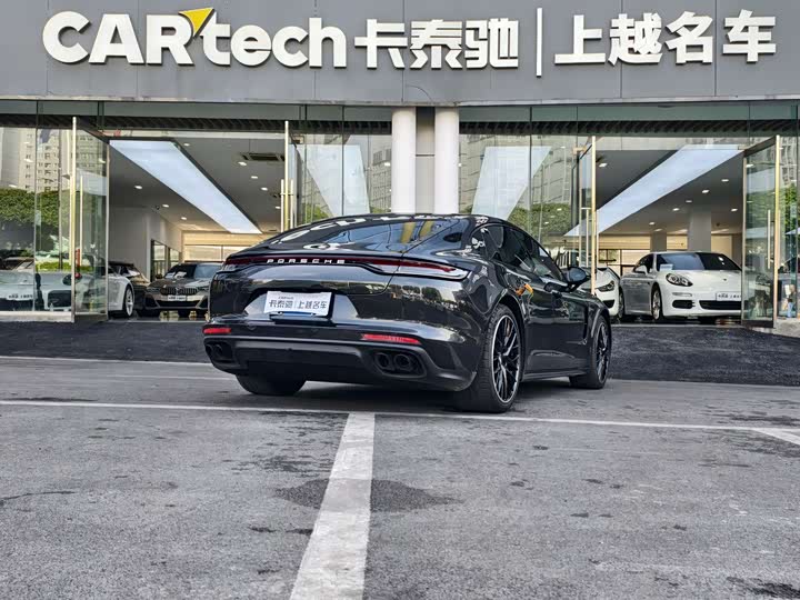 Фото 3 - Porsche Panamera