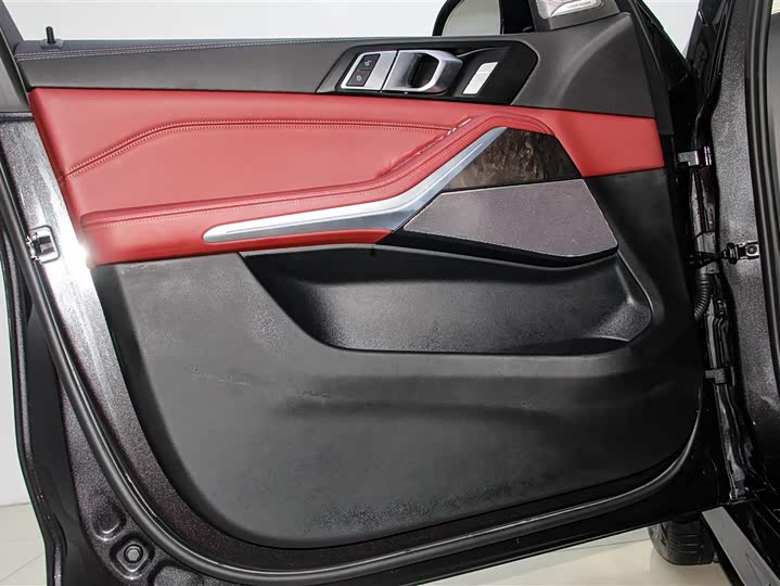 Фото 16 - BMW X5