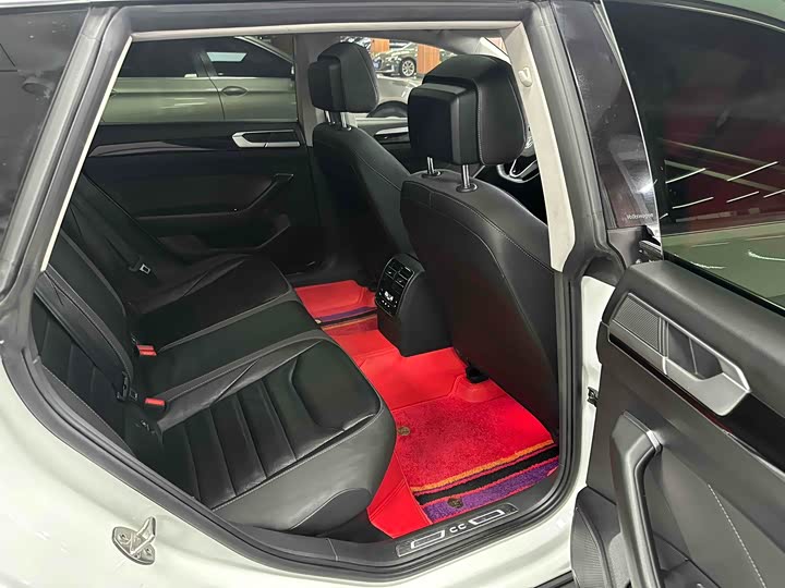 Фото 8 - Volkswagen CC