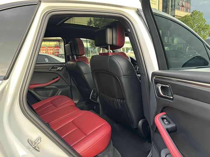 Фото 12 - Porsche Macan