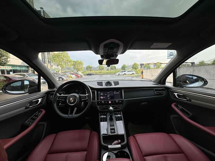 Фото 13 - Porsche Macan