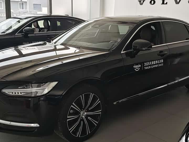 Фото 14 - Volvo S90