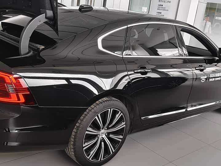 Фото 7 - Volvo S90