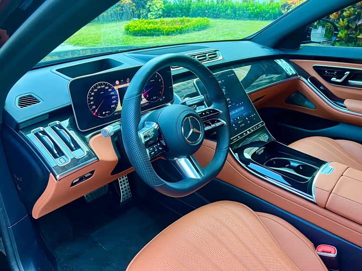 Фото 12 - Mercedes-Benz S-Class