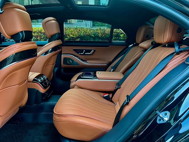 Фото 14 - Mercedes-Benz S-Class