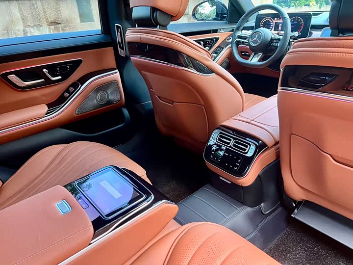 Фото 17 - Mercedes-Benz S-Class