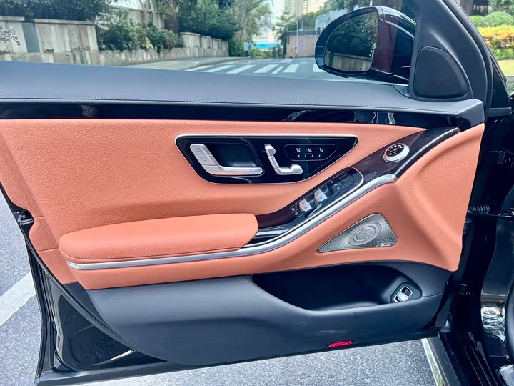 Фото 8 - Mercedes-Benz S-Class