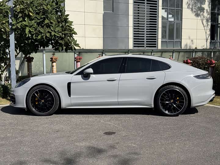 Фото 4 - Porsche Panamera