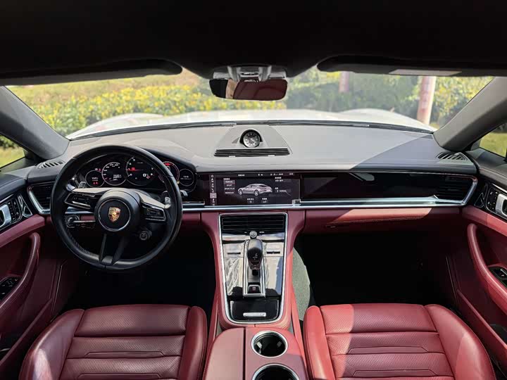 Фото 8 - Porsche Panamera