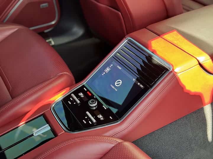 Фото 9 - Porsche Panamera